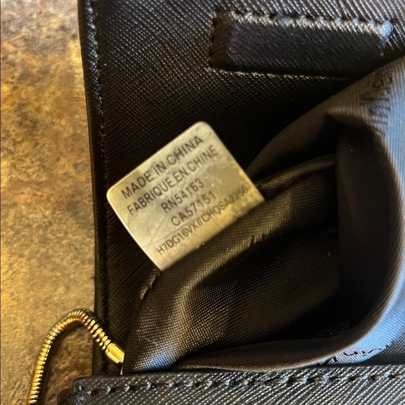 NEW Calvin Klein Cindy Saffiano Clutch Shoulder Bag — Black 🖤 - Picture 11 of 12